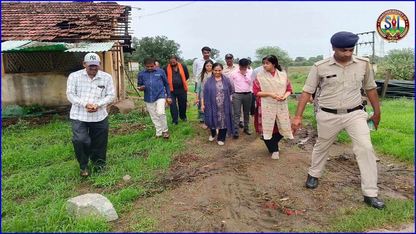 भोमा कटिया के जैविक कृषि प्रक्षेत्र पहुंचीं कलेक्टर नेहा मीना, किसानों से कहा- प्राकृतिक खेती ही भविष्य की टिकाऊ कृषि व्यवस्था
